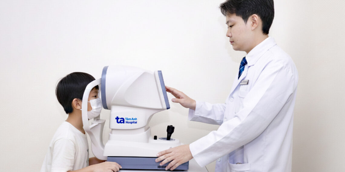 ba c si huy kha m ma t cho be 7762 2093 1764917433.jpg