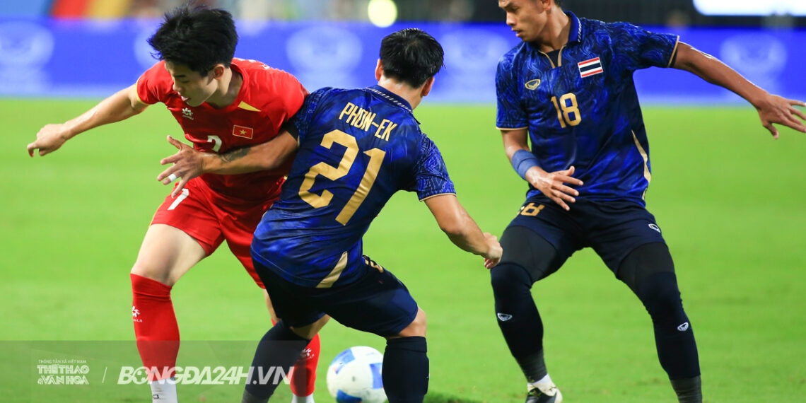 bong da viet nam va cu ruon huong ra chau luc.jpg