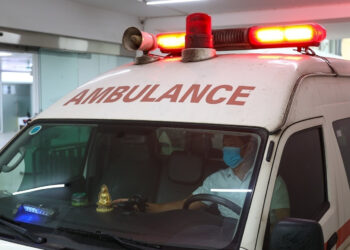 cap cuu nguoi dan ong tu dam 3 nhat vao nguc 2924.jpg