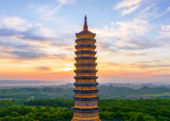 co gi ben trong bao thap cao nhat chau a thu hut du khach o ninh binh 4711.jpg