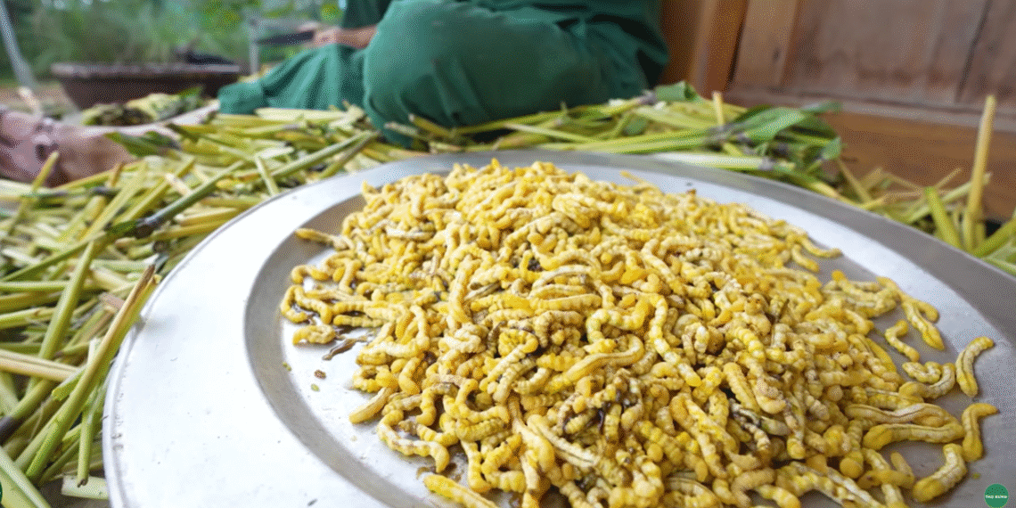 dac san dien bien khong phai ai cung dam thu khach sanh an khen ngay thom 794.png