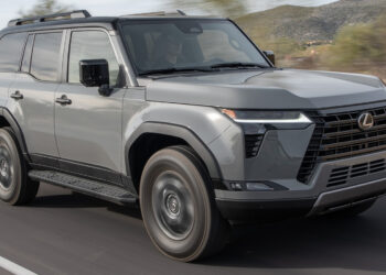 dat mua lexus nu dai gia buc xuc vi xe cua minh bi ban lai cho nguoi khac 3395.jpg