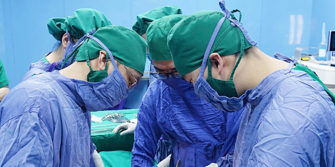 Đau bụng âm ỉ, đi khám ở bệnh viện mới biết bị xương đâm thủng ruột dau bung am i di kham o benh vien moi biet bi xuong dam thung ruot 572.jpg