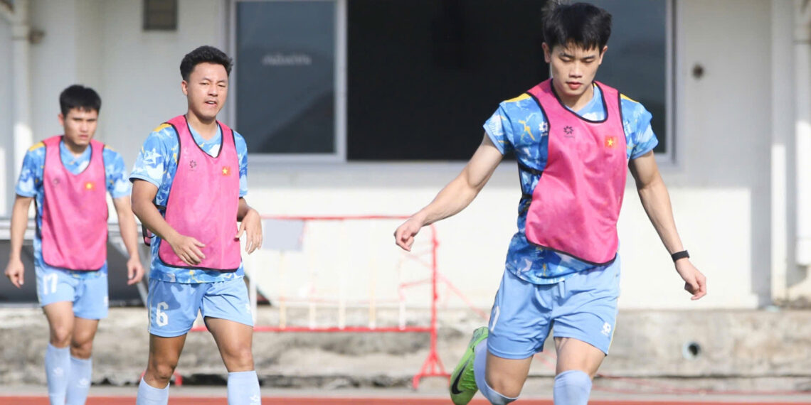 dinh bac luyen dut diem quyet xe luoi u22 philippines 1752.jpg