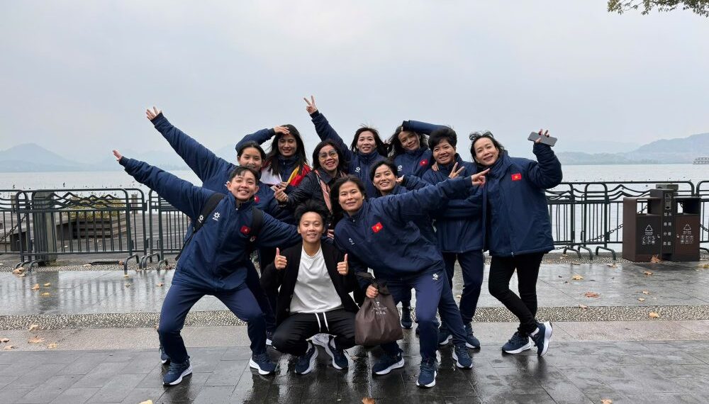 dt futsal nu viet nam ve nuoc sau chuyen tap huan tai trung quoc.jpg