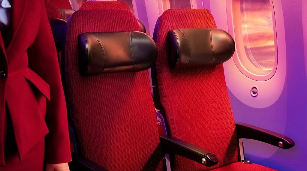 Ashleigh Berry tiết lộ đồ ăn vặt và băng vệ sinh miễn phí trên máy bay ec light night 1764732503 1764 1383 1166 1764732620.jpg