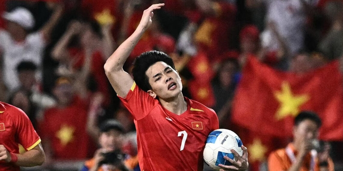 fifa noi dung 4 tu ve u22 viet nam khen dinh bac 400.jpg