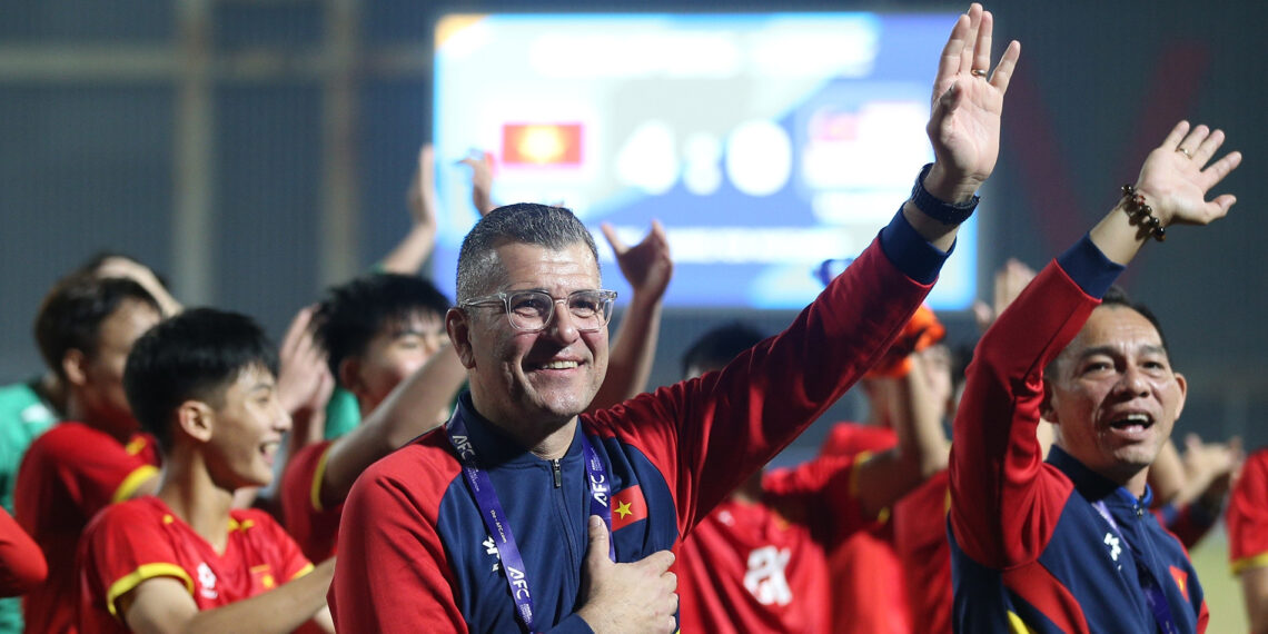 HLV Cristiano Roland: U17 Việt Nam làm nên lịch sử, rất có tương lai hlv cristiano roland u17 viet nam lam nen lich su rat co tuong lai 2485.jpg