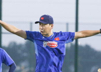 hlv kim sang sik noi gian voi u23 viet nam truoc giai chau a 629.jpg