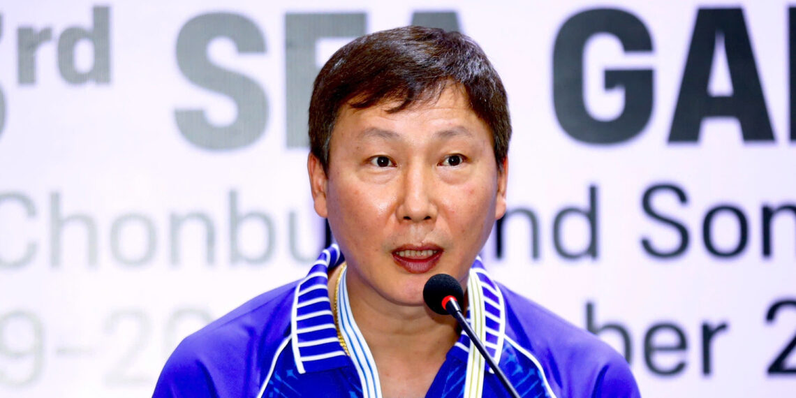 hlv kim sang sik u22 viet nam chien het minh de thang philippines 1467.jpg