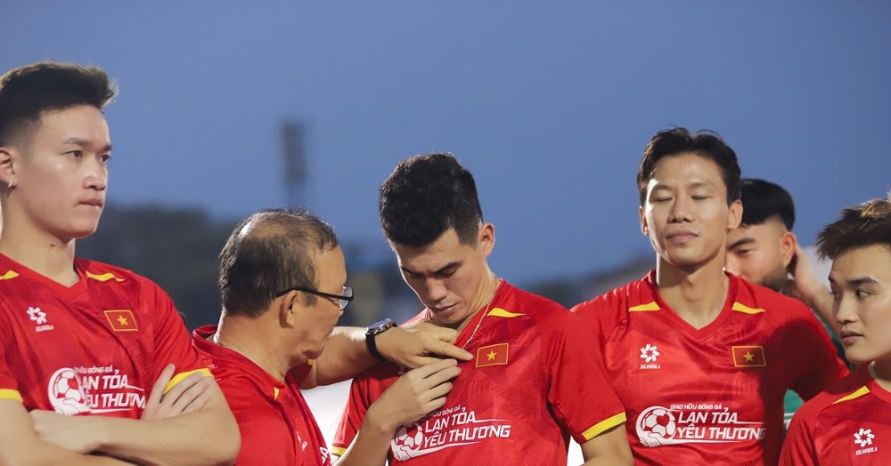 HLV Park Hang Seo tái ngộ trò cũ ở trận cầu ‘Lan tỏa yêu thương 2025’ HLV Park Hang Seo tái ngộ trò cũ ở trận cầu ‘Lan tỏa yêu thương 2025’