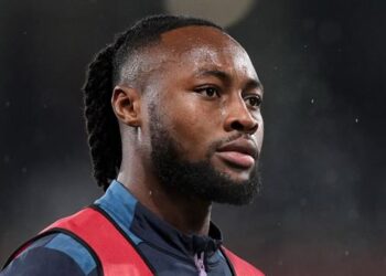 hlv iraola tha thiet giu chan antoine semenyo o lai bournemouth.jpg