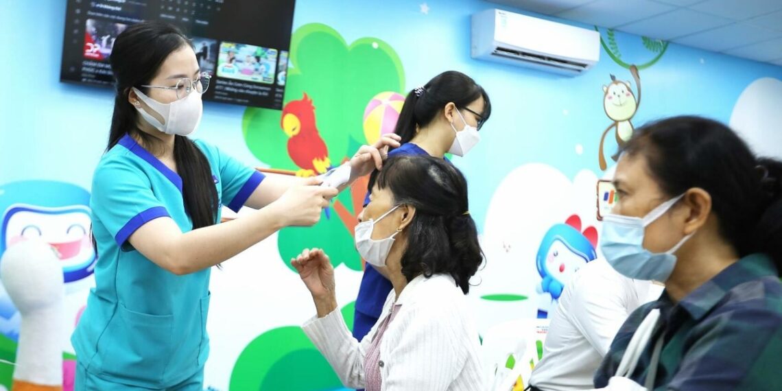 Chủ động chăm sóc sức khỏe khi cúm mùa phức tạp image001 1764584746 1764584769 1818 1764584967.jpg