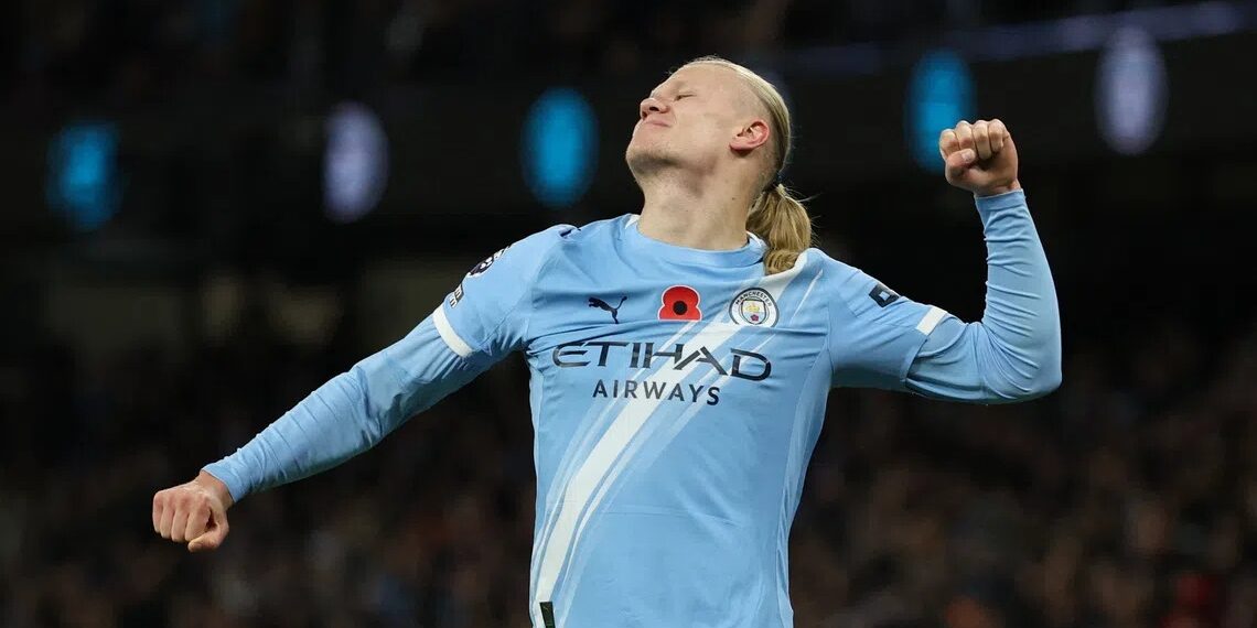 isak sesko gyokeres mua he cua cac tien dao bom tan dang troi ve dau.jpg