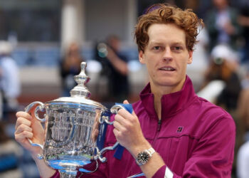 jannik sinner dang quang us open 2024 350.jpg