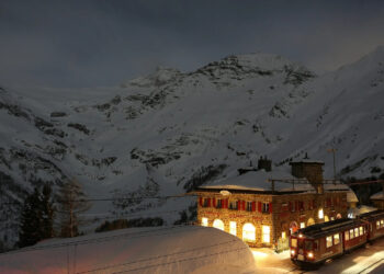 khach san di thuong tren nui tach biet khoi the gioi suot 12 tieng moi ngay 42961.jpg