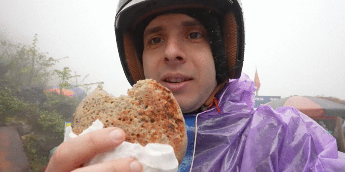 khach tay xuyt xoa khen dac san ngoai gion trong mem gia 5 nghin o tuyen quang 2044.png