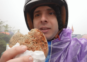 khach tay xuyt xoa khen dac san ngoai gion trong mem gia 5 nghin o tuyen quang 2044.png