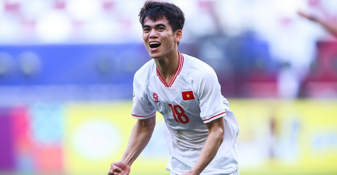 khuat van khang canh bao u22 viet nam tran gap u22 lao 2755.jpg