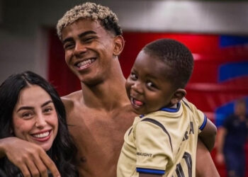 lamine yamal bam dinh ban gai sau tran barca dai thang olympiakos 1620.jpg