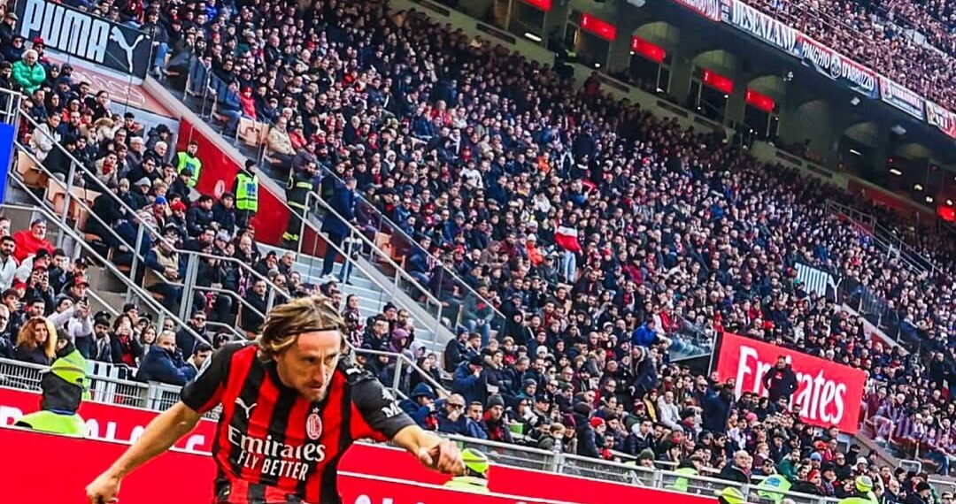 luka modric khi thoi gian chon dung ve phia anh.jpg