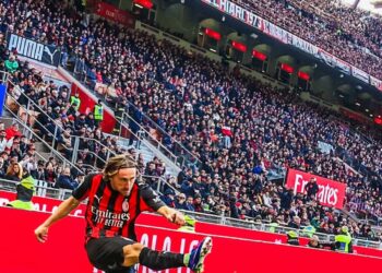 luka modric khi thoi gian chon dung ve phia anh.jpg