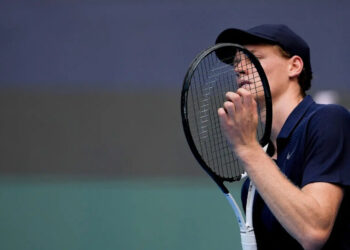 masters thuong hai sinner sup do va khat vong djokovic 1512.jpg