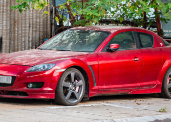 mazda rx 8 hang hiem gia tien ty vut xo tren pho ha noi ngoai that bong troc 1501.jpg
