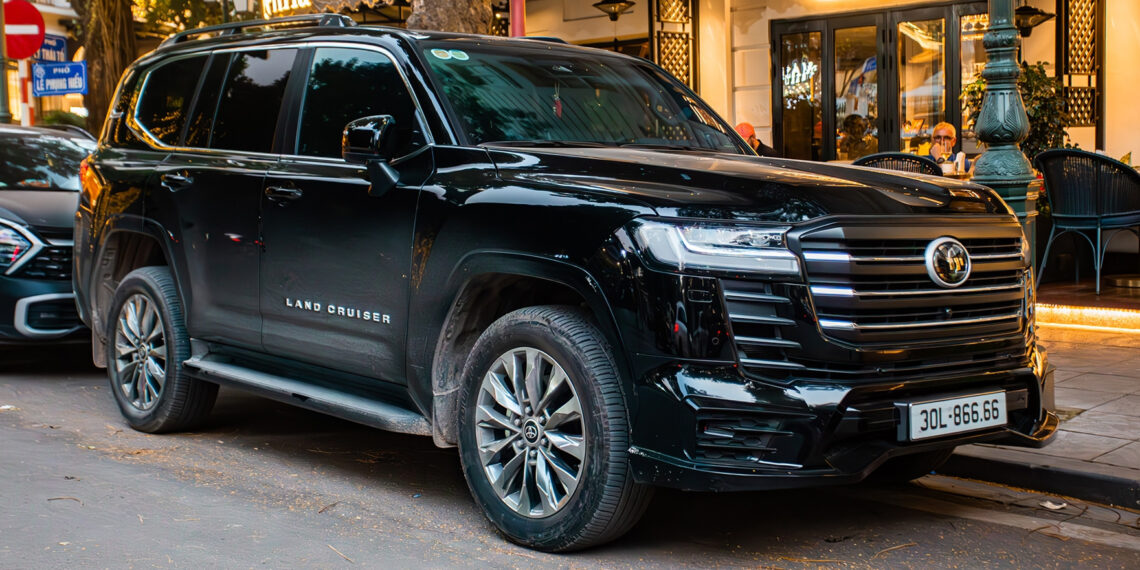 Mua xe sang Toyota Land Cruiser, đại gia Hà Nội gắn biển số tứ quý 6 giá 1,5 tỷ mua xe sang toyota land cruiser dai gia ha noi gan bien so tu quy 6 gia 15 ty 2868.jpg