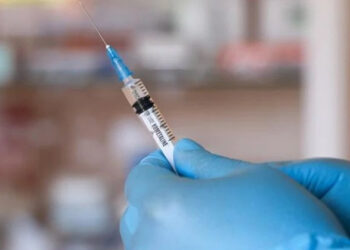 mui tiem vai phut giam nhe dau don trong dieu tri ung thu vu 1920.jpg