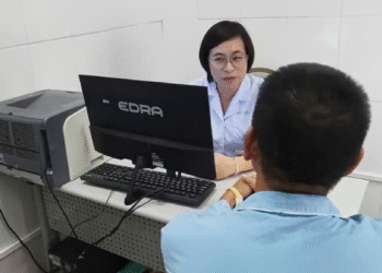 nam ky su 42 tuoi phai nhap vien tam than vi vo che yeu 64706.png