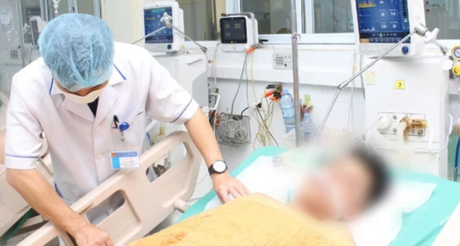 Nam thanh niên hôn mê khi truyền dịch giải rượu nam thanh nien hon me khi truyen dich giai ruou 789.png