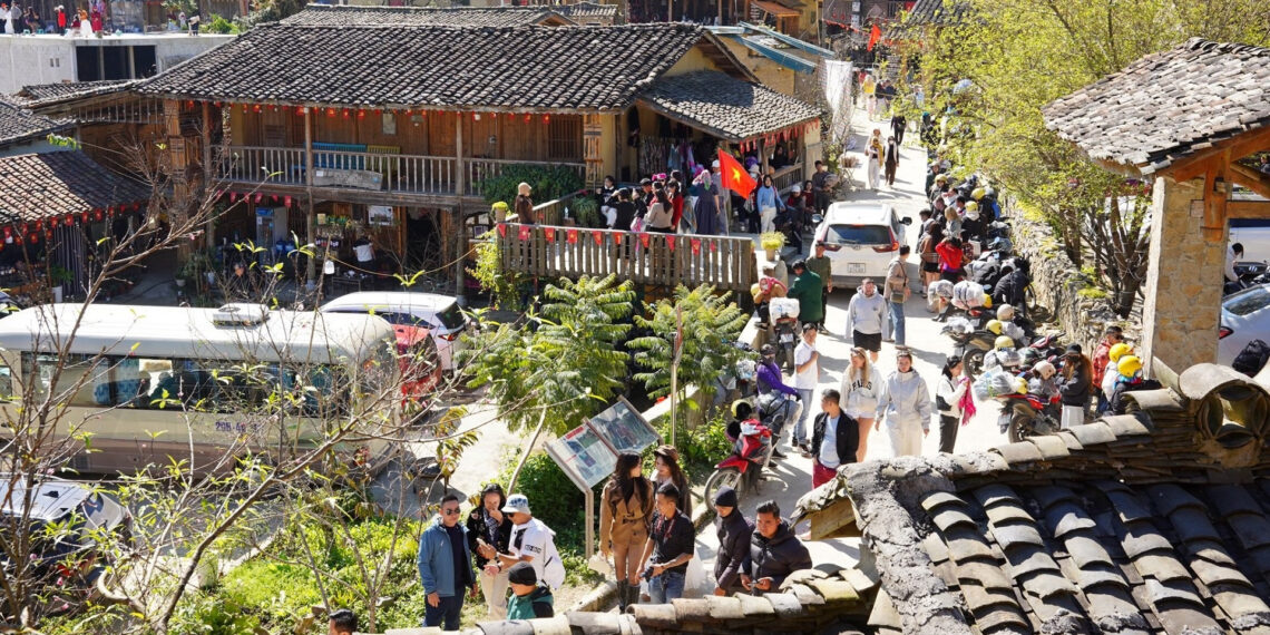 Nghỉ tết Dương lịch 4 ngày, nhiều khách vội đặt tour, phòng thì đã kín nghi tet duong lich 4 ngay nhieu khach voi dat tour phong thi da kin 925.jpg