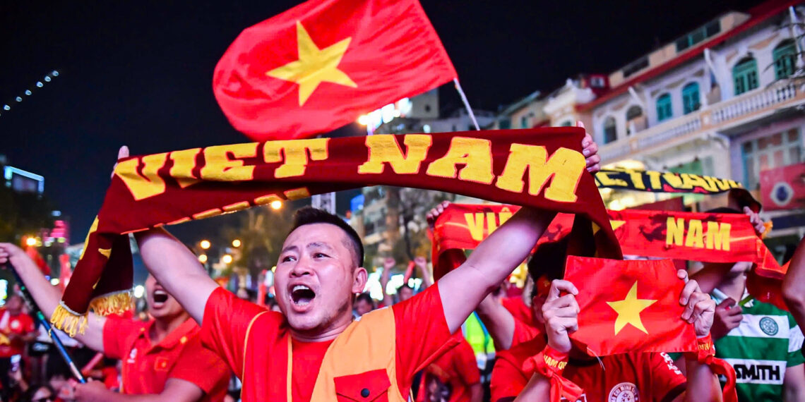 nguoi ham mo vo oa cam xuc u22 viet nam vo dich sea games 33 4606.jpg