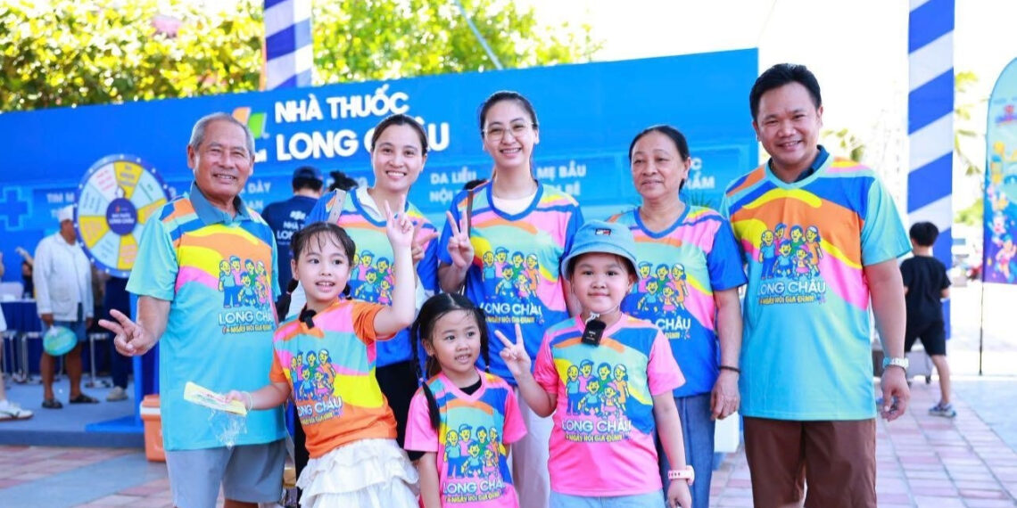 nha trang kham suc khoe mien phi tai ngay hoi gia dinh long chau 1220.jpg