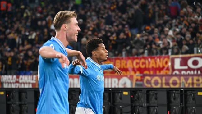 nhan dinh napoli vs juventus 2h45 ngay 812 loi the san nha.jpg