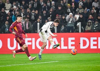 nhan dinh roma vs genoa 2h45 ngay 3012 tiep tuc bam duoi.jpg