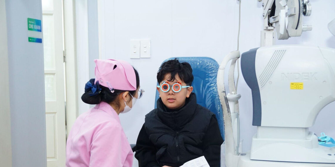 ortho k giai phap kiem soat can thi tien trien cho tre 956.jpg