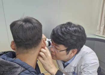 quy ong trung nien vao vien cau cuu bac si vi chay da sau can thiep tre hoa 27068.jpg