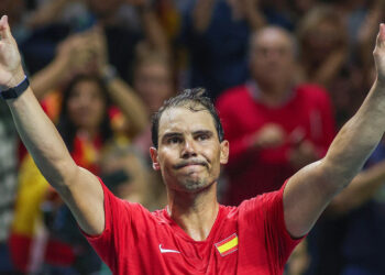 rafael nadal gac vot loi chia tay buon 59426.jpg