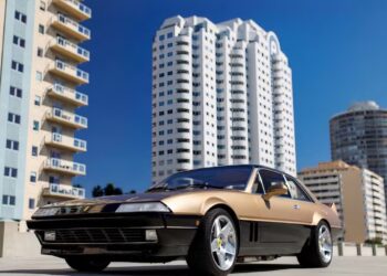 sieu xe ferrari 412 duoc hoi sinh voi kinh phi len toi 44 ty 1216.avif.jpeg