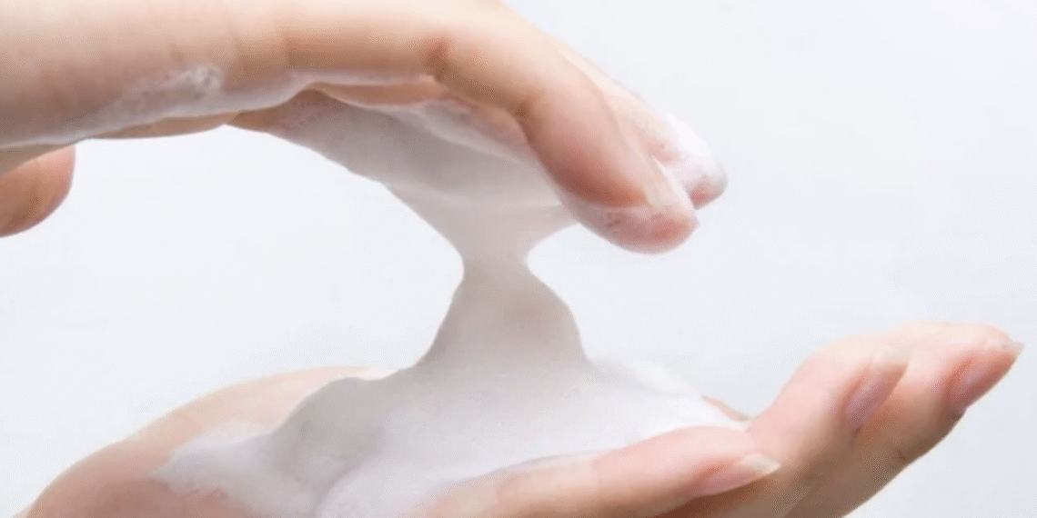 thu hoi lo sua rua mat chua 2 thanh phan khong co trong cong bo 88793.png