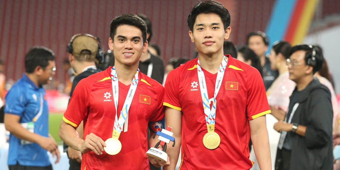 thu quan u23 viet nam tuyen bo di sau tai vck chau a 1982.jpg