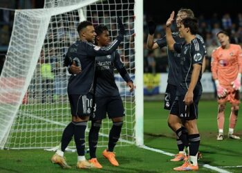 thu mon doi hang ba che real madrid chi biet cau gio va pha bong.jpg