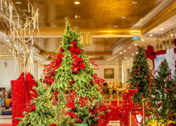 trai nghiem mua le hoi sang trong tai wyndham danang golden bay 2472.jpg