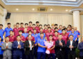 Tuyển nữ và U22 Việt Nam có nghĩa cử đẹp trước khi dự SEA Games 33 tuyen nu va u22 viet nam co nghia cu dep truoc khi du sea games 33 2507.jpg