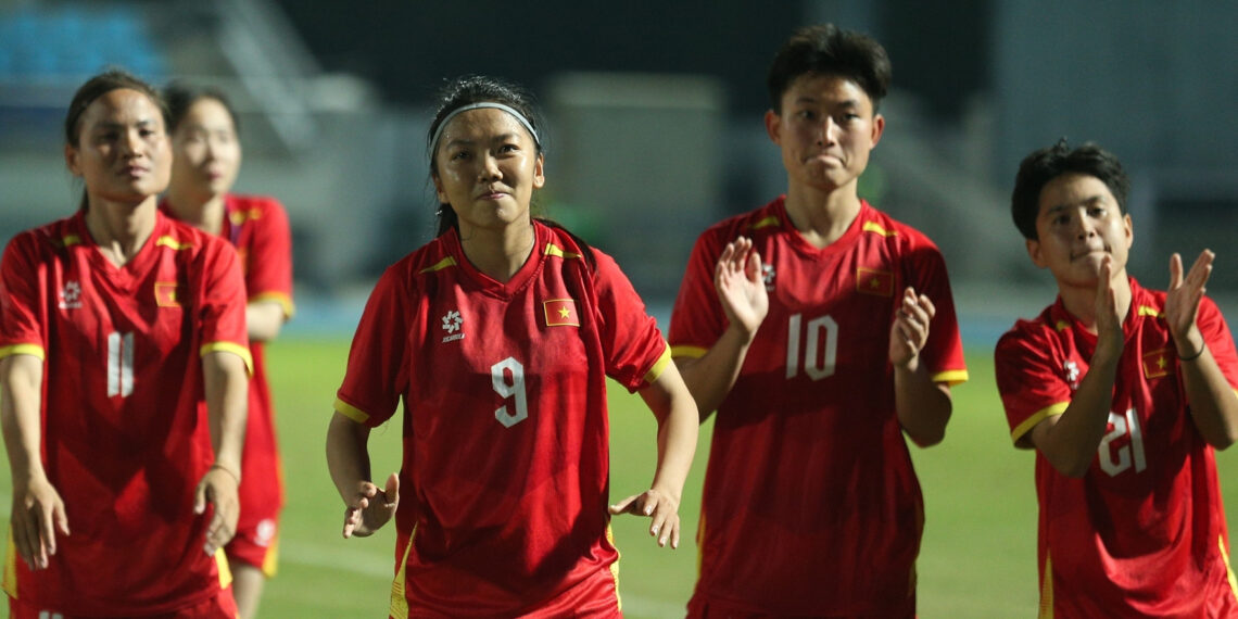 tuyen nu viet nam duoc thuong 15 ti dong huynh nhu up mo chia tay 538.jpg