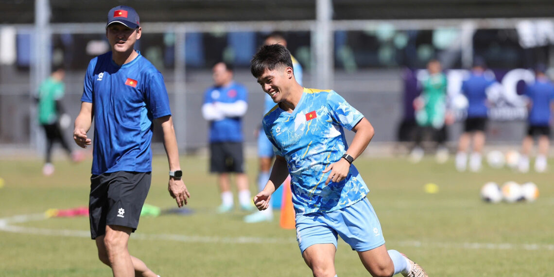 u22 viet nam tap luyen giua trua quyet dau u22 malaysia 891.jpg