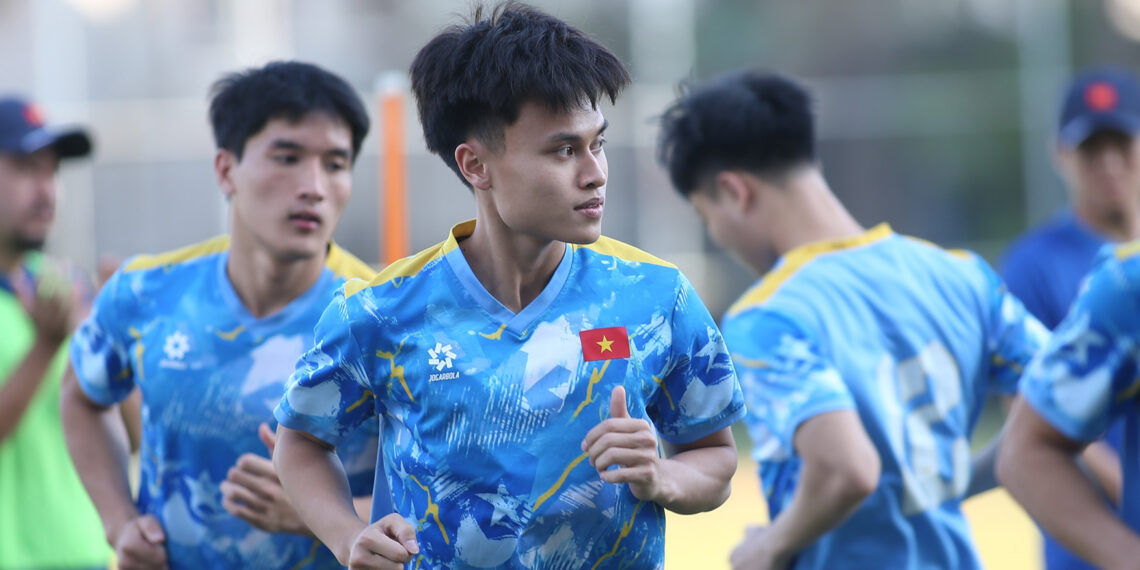 u22 viet nam va ap luc can thiet de thang malaysia 1372.jpg