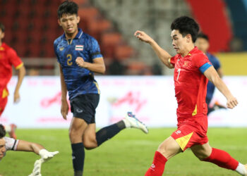 u23 viet nam khoc liet tren hang cong hlv kim sang sik chon ai 2160.jpg